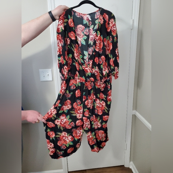 Fun floral jumpsuit size 4X from xhiliaration - Picture 1 of 3